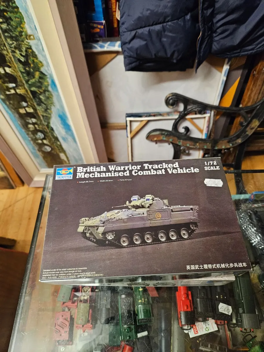 Airfix Trumpeter British Warrior APC