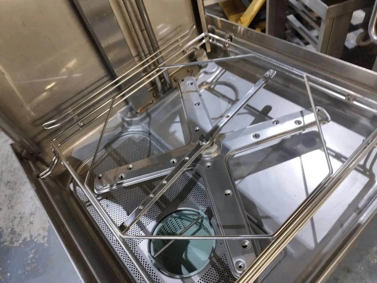 HOBART pass through dishwasher - Image 3