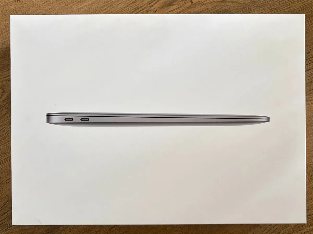 13.3” MacBook Air M1 - 8GB RAM - 256GB SSD - Image 2