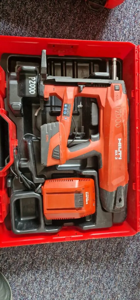 Hilti BX3 battery operated nail gun - Image 1