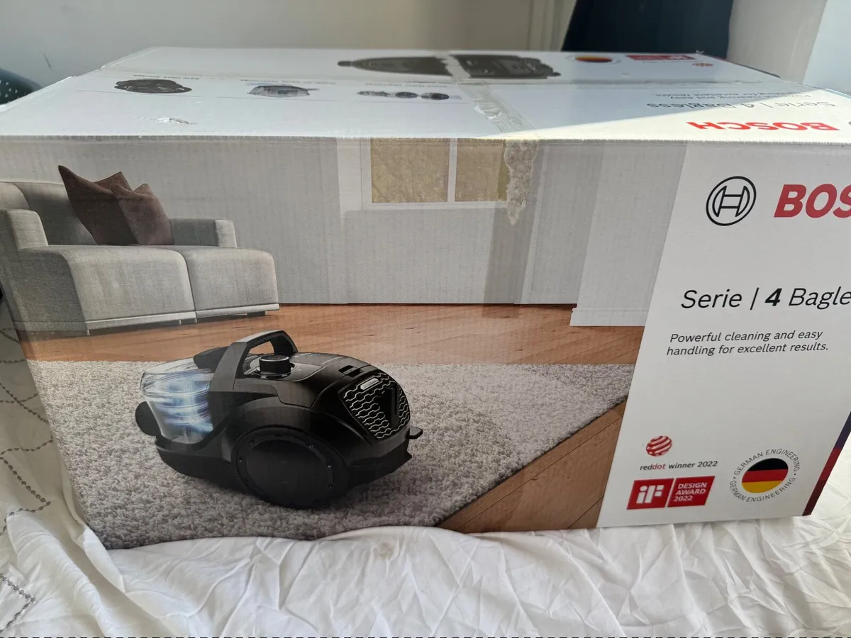 Bosch Bagless 4 hoover - Image 2
