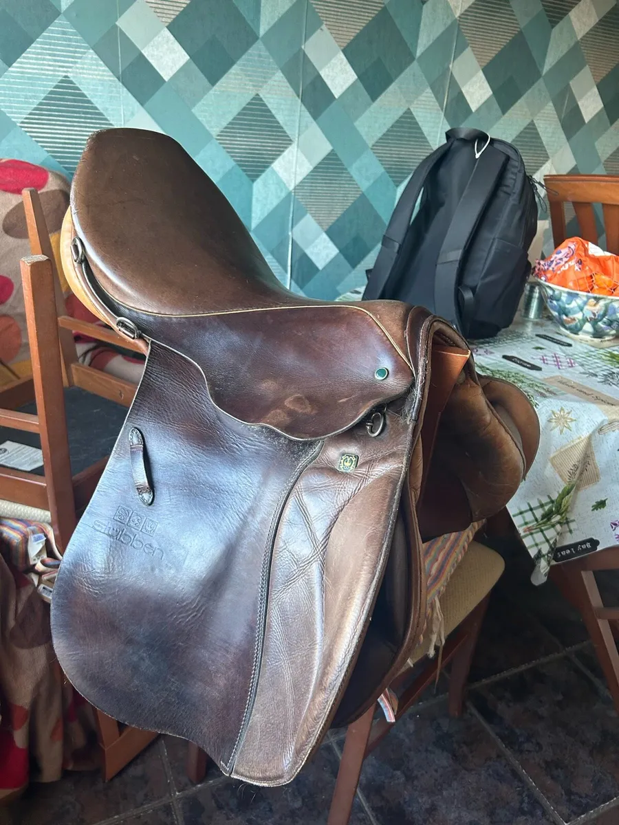 17.5 inch Steuben Jump Saddle - Image 1