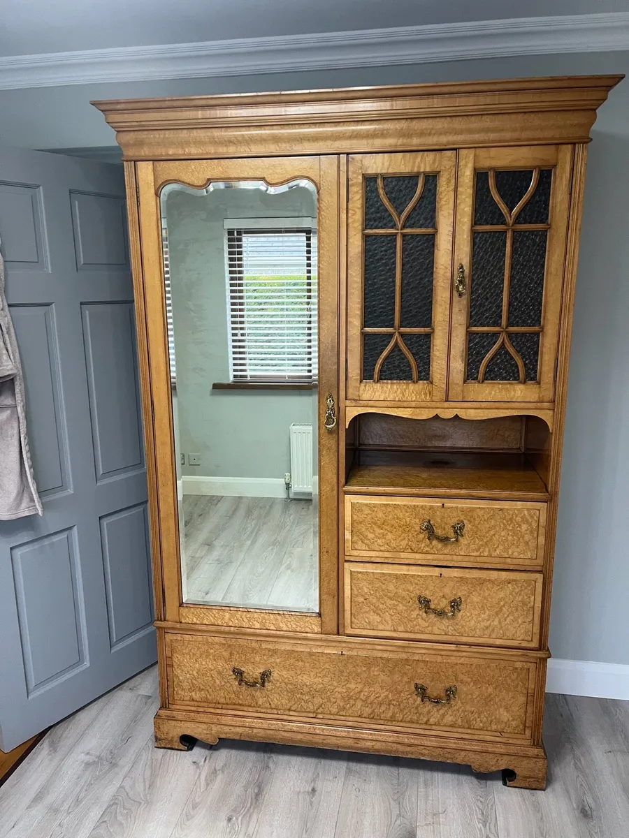 Antique maple wardrobe and dressing table - Image 1