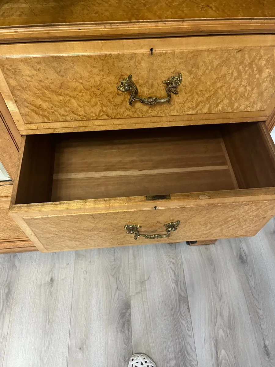Antique maple wardrobe and dressing table - Image 4