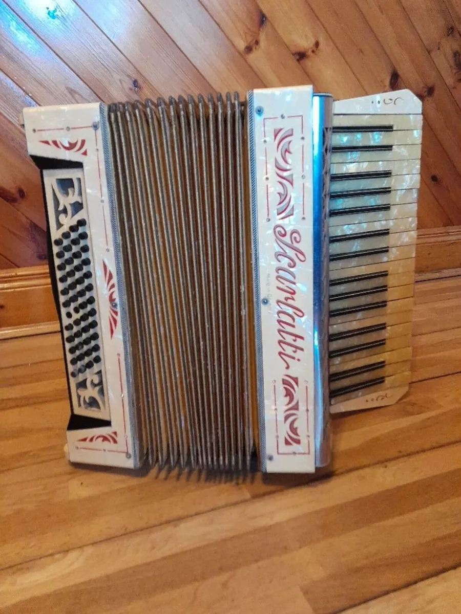 Piano Accordian - Image 3