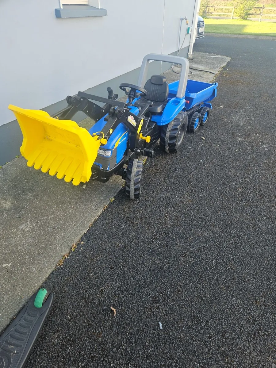 Toy tractor and trailer - Image 1