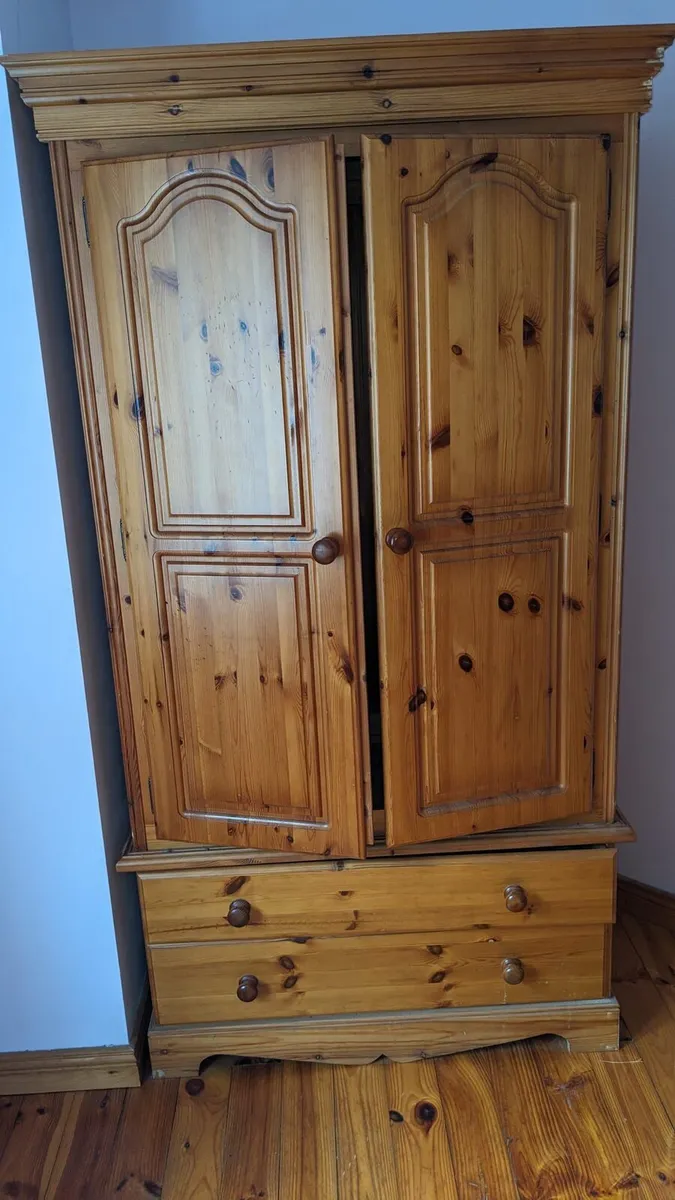 Wardrobe and drawers - Image 1