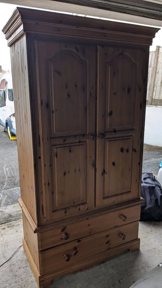 Wardrobe and drawers - Image 2