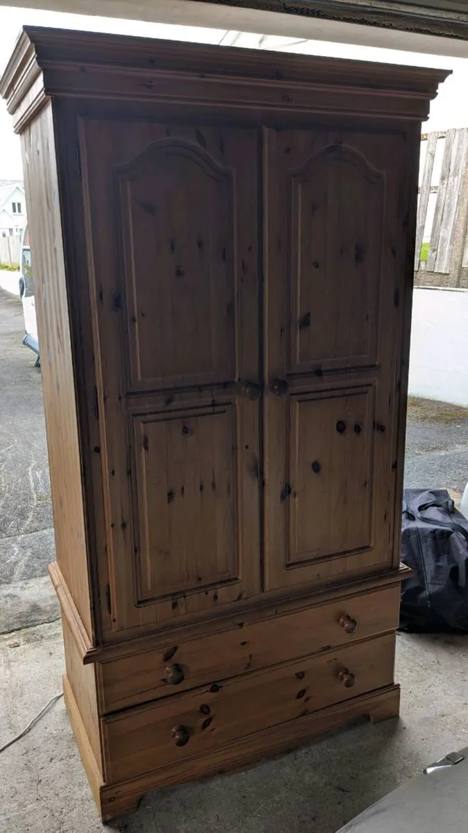 Wardrobe and drawers - Image 3