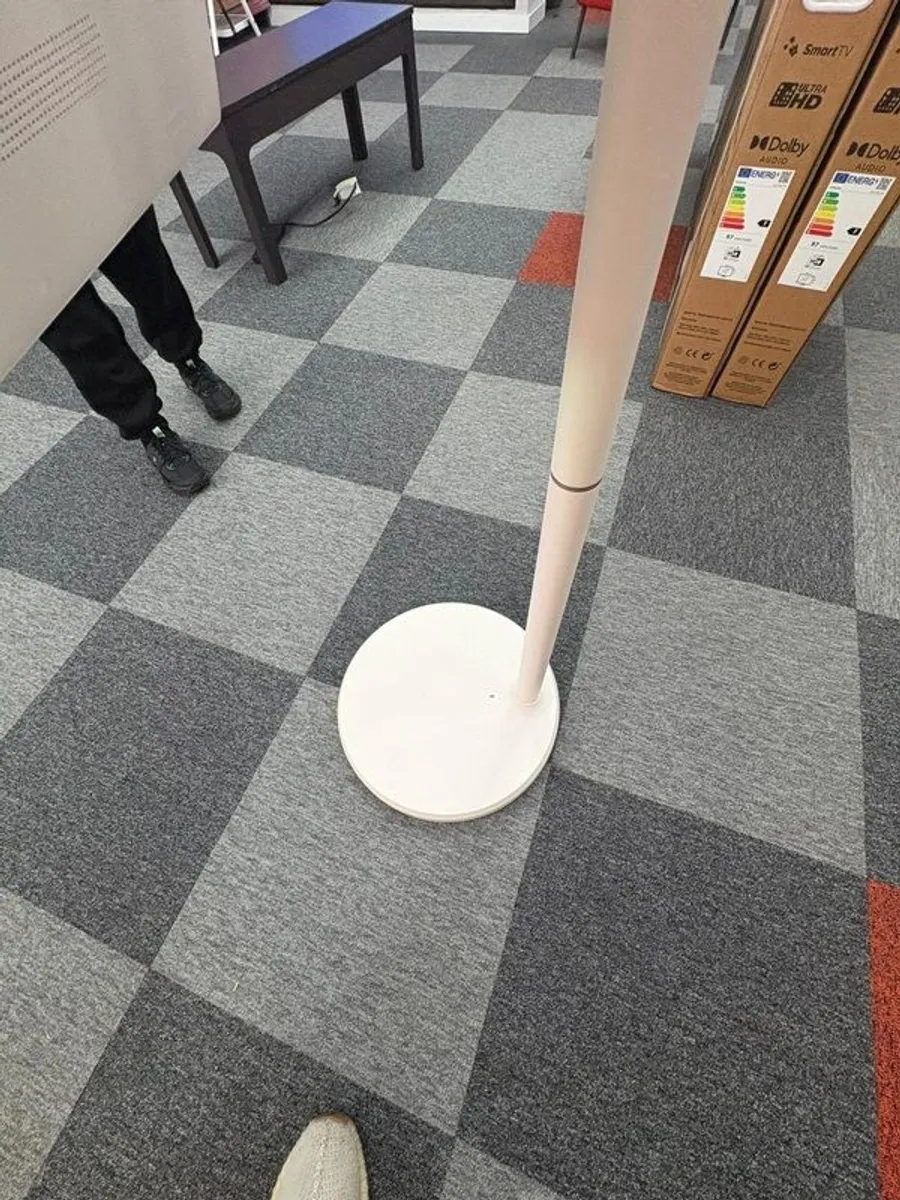 32" Portable Touchscreen TV - Image 4