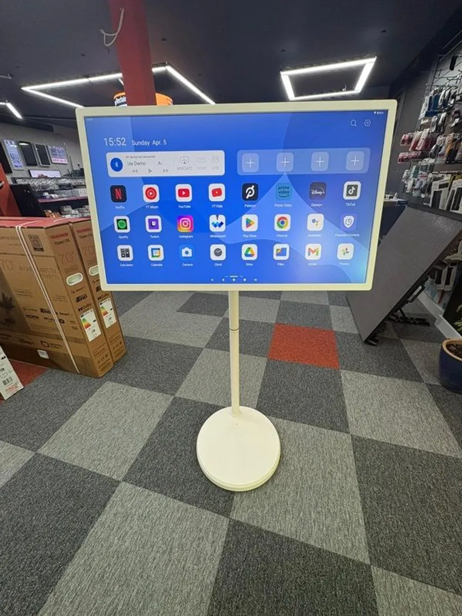 32" Portable Touchscreen TV - Image 1