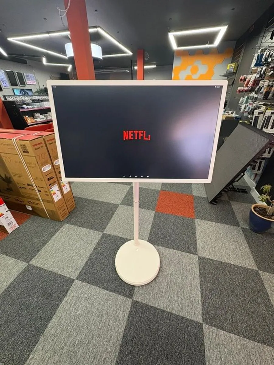 32" Portable Touchscreen TV - Image 3