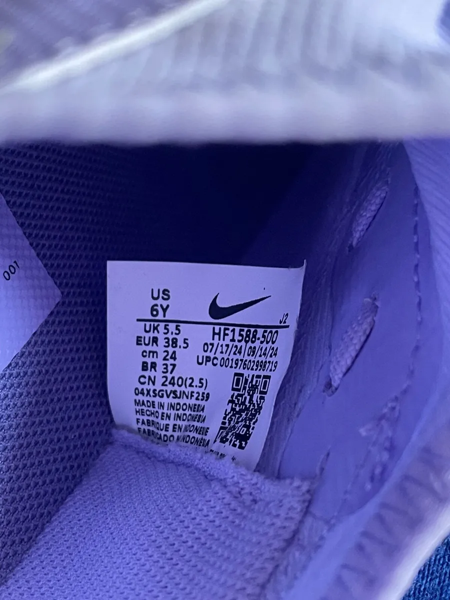 New  Nike Football Boots - Image 2