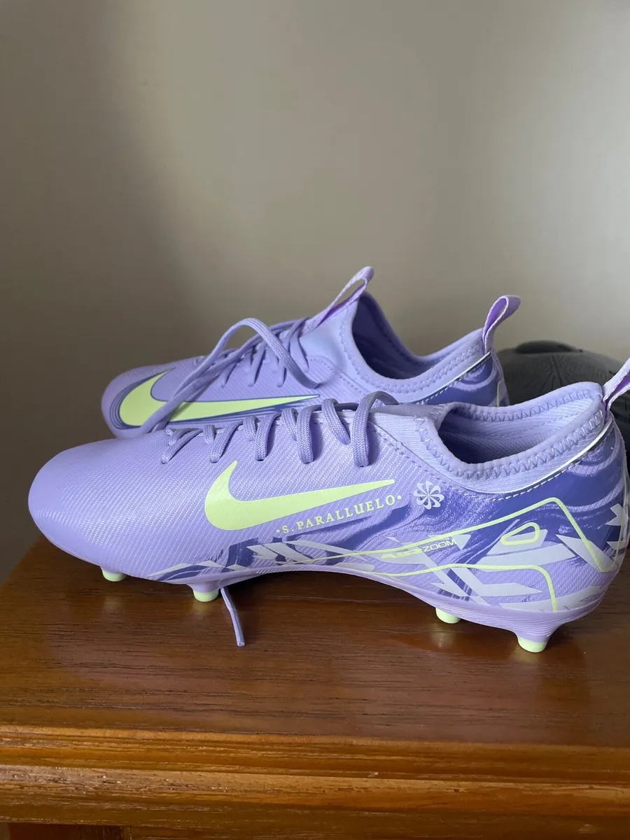 New  Nike Football Boots - Image 1