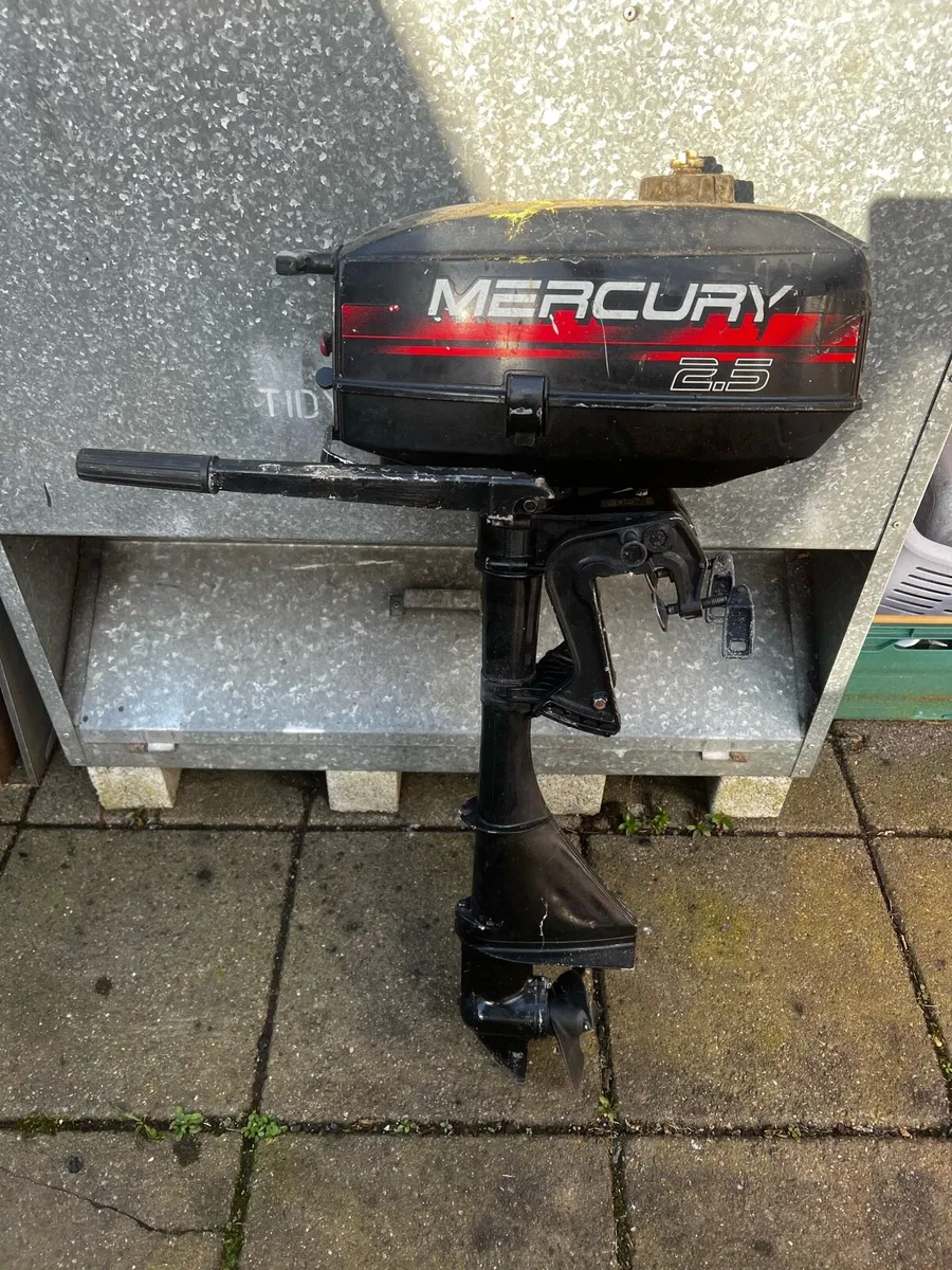 2.5hp Mercury engine