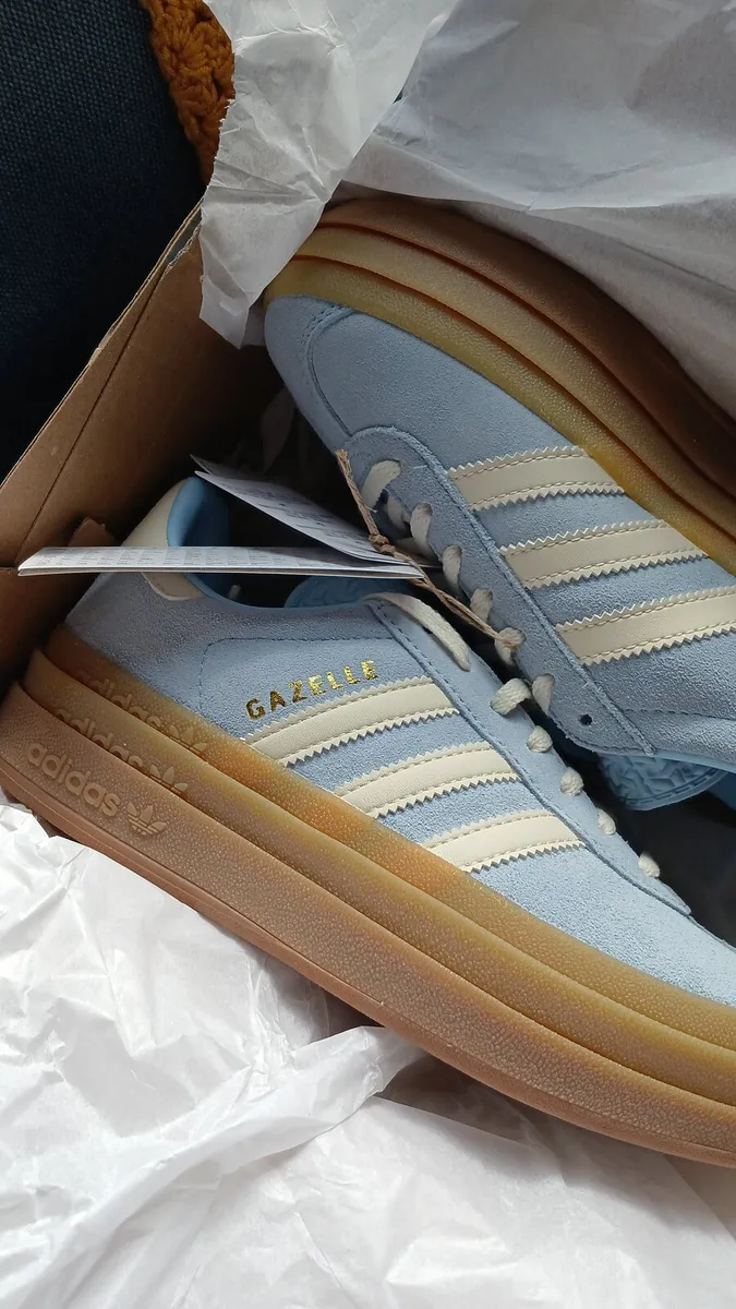 Adidas gazelles uk4 brand new - Image 1