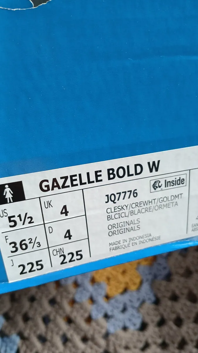 Adidas gazelles uk4 brand new - Image 2