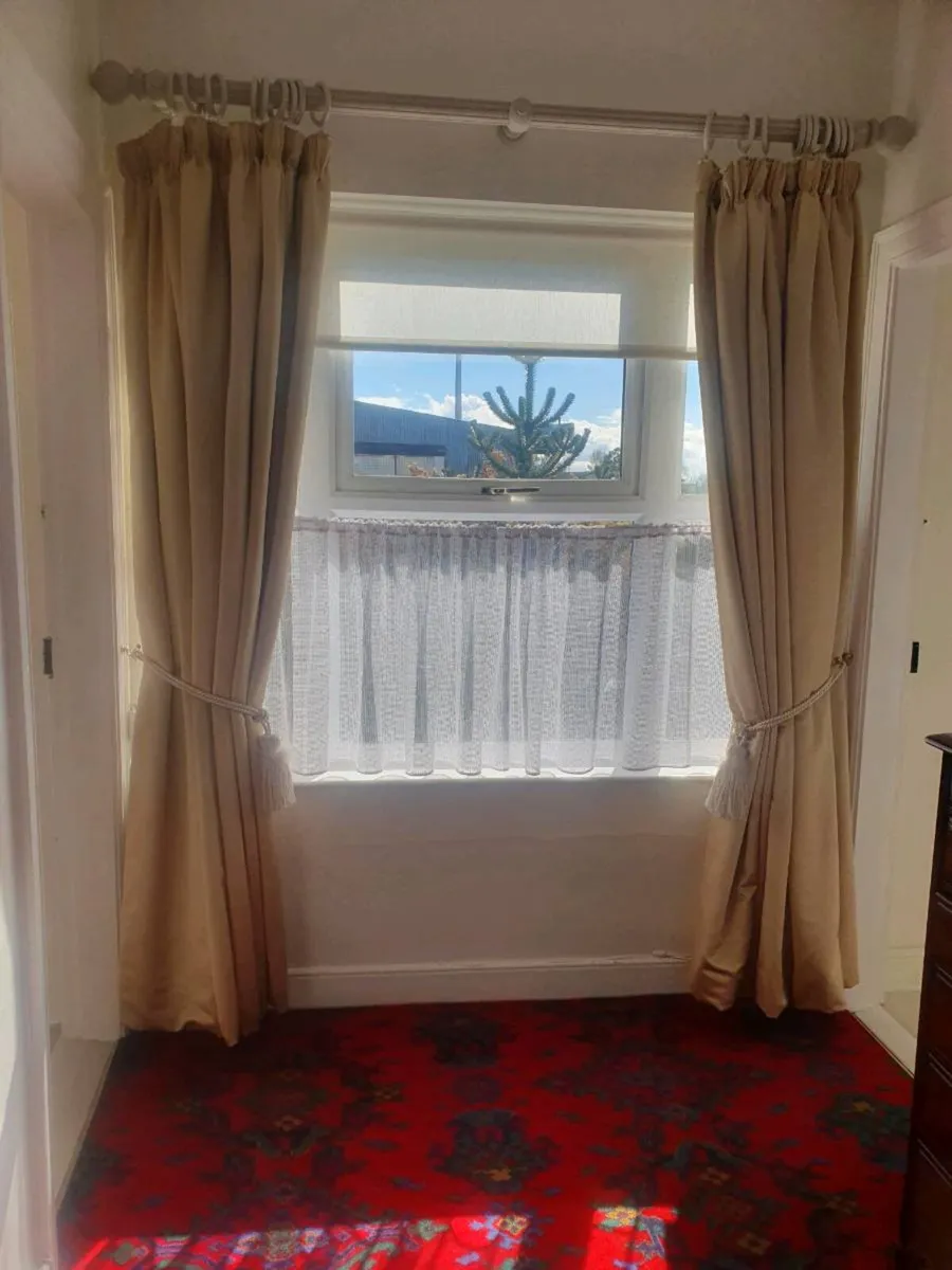 Gold interlining curtains professionally made - Image 2