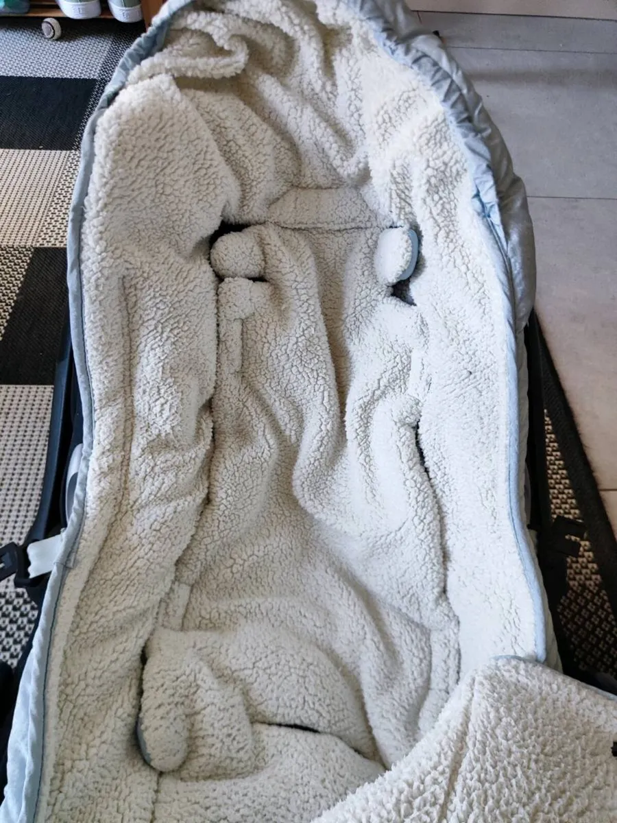 Car seat footmuff - Image 2