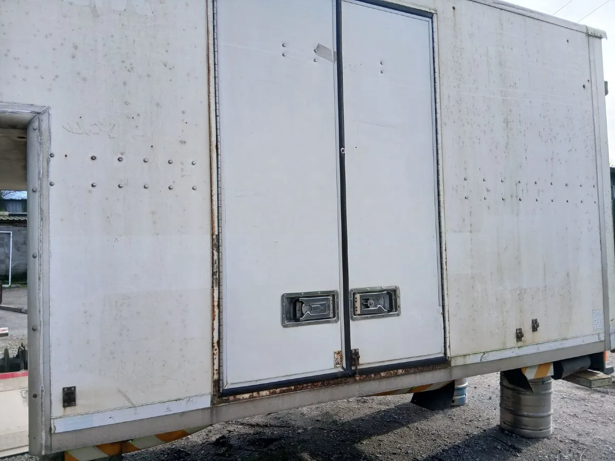 Ford Transit 2011 - Image 2