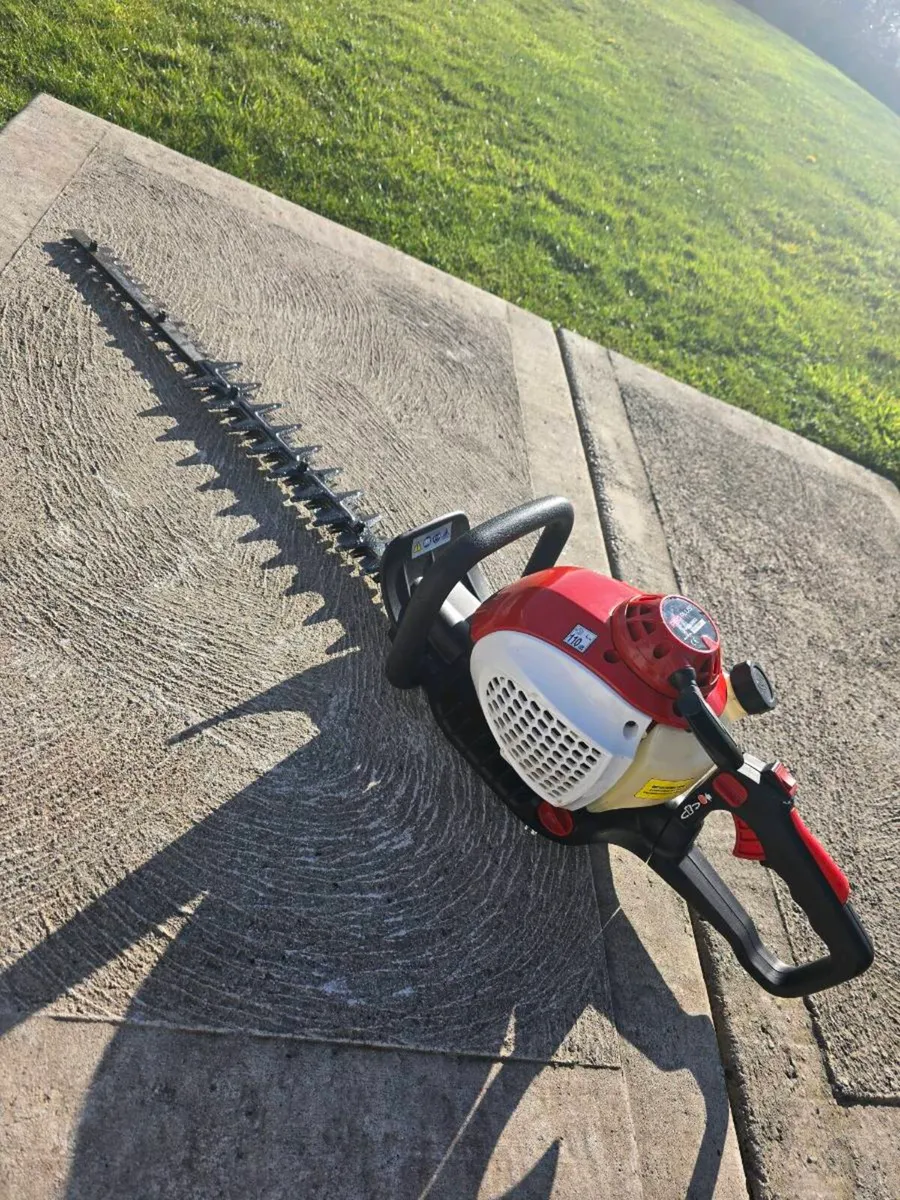 Hedge Trimmer 24 inch - Image 1