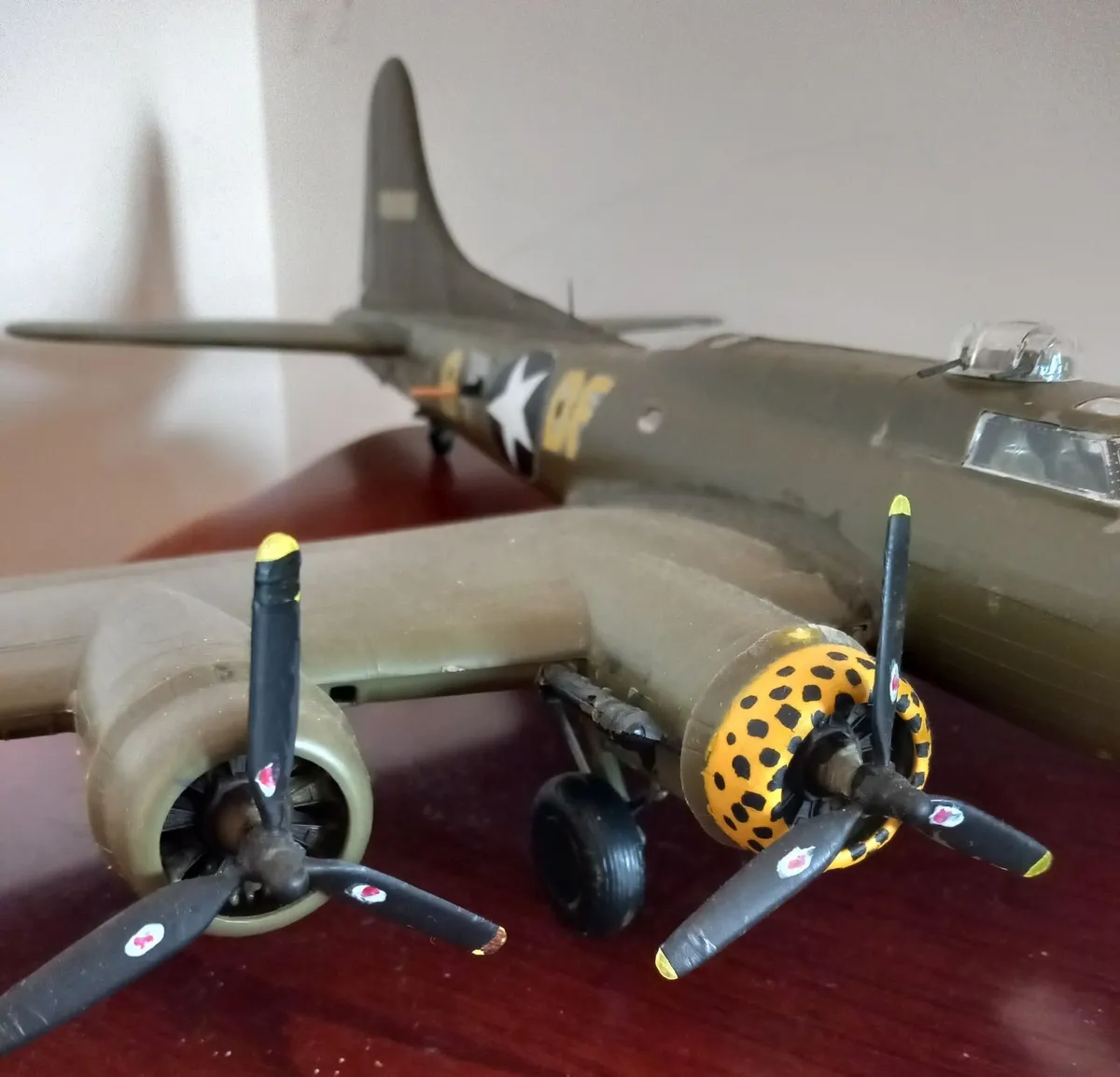 Model of B17 Flying Fortress plane - Image 2