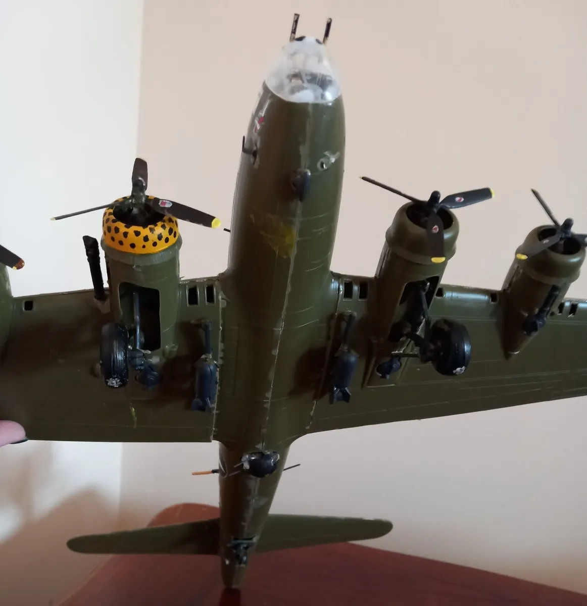 Model of B17 Flying Fortress plane - Image 4