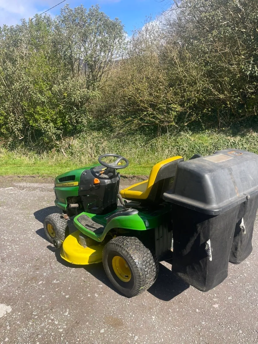 John Deere lawnmower - Image 2