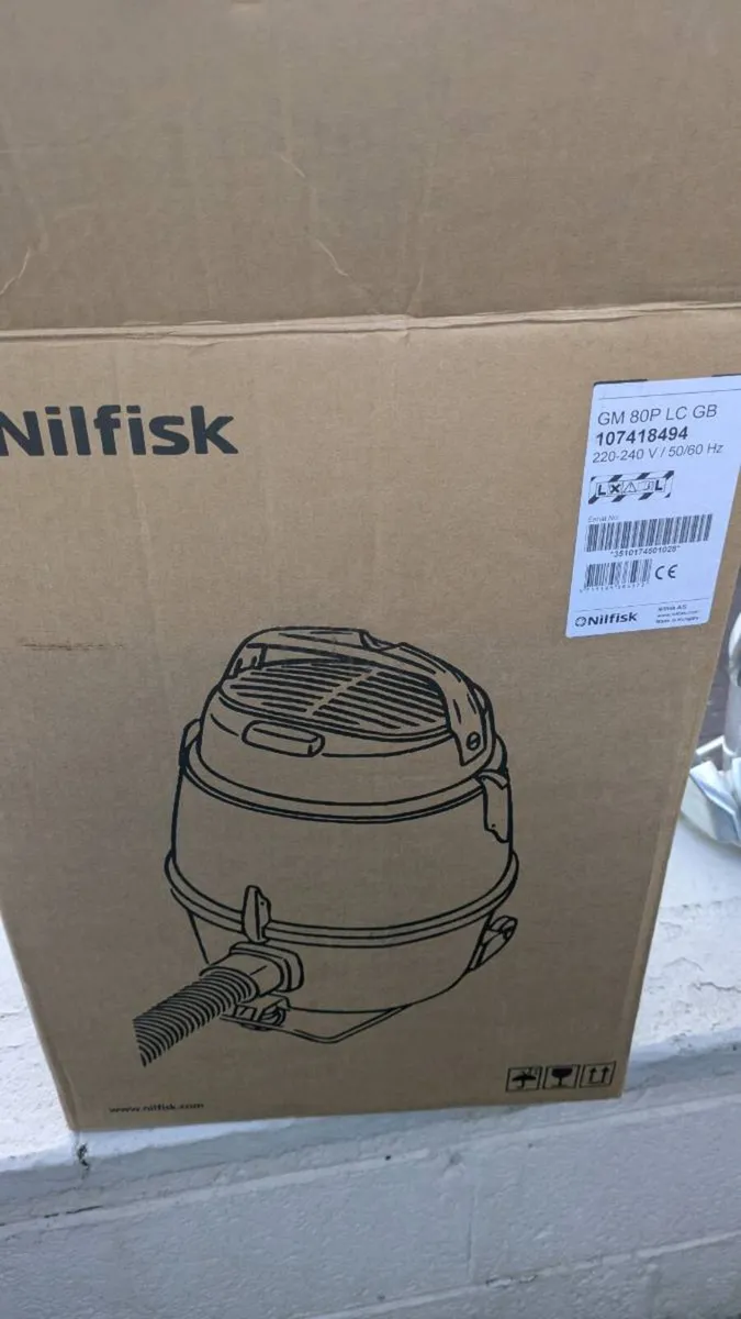 nilfisk GM80 vacuum cleaner Hoover barely used - Image 2