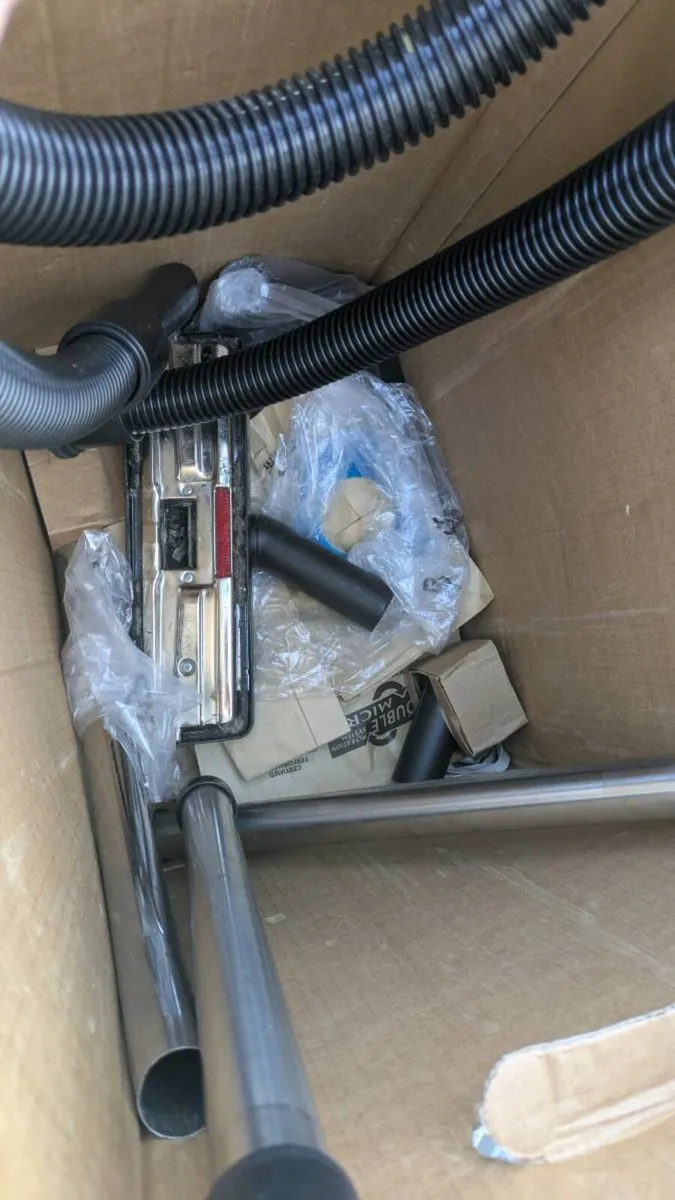 nilfisk GM80 vacuum cleaner Hoover barely used - Image 3