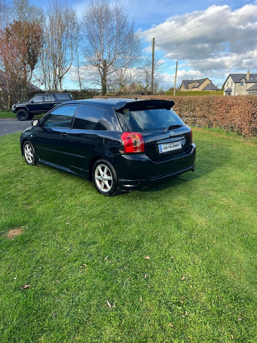 Corolla van - Image 2