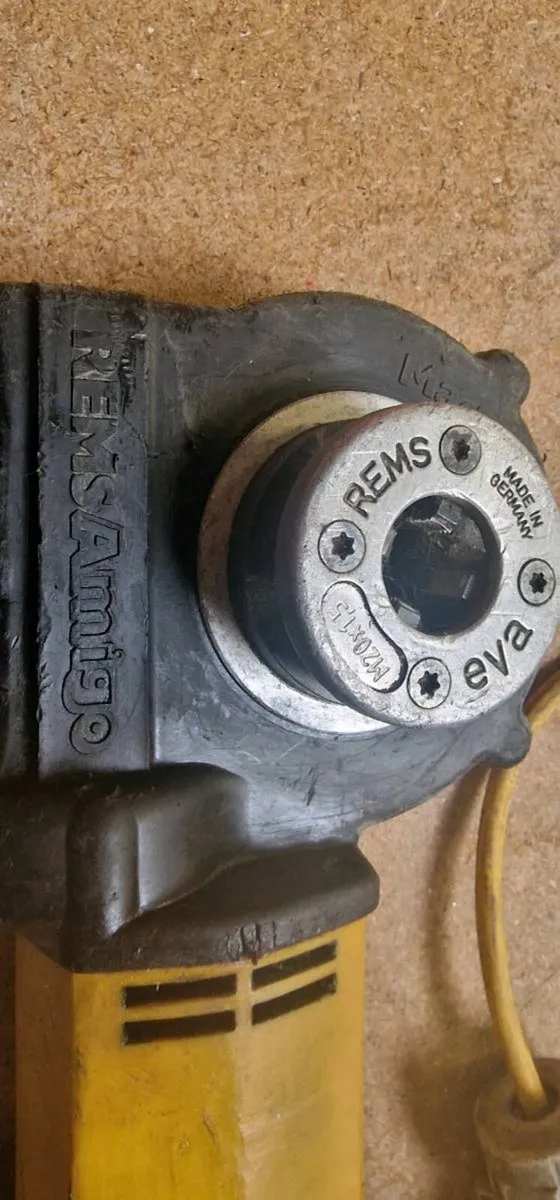 Rems Amigo portable power threader - Image 2