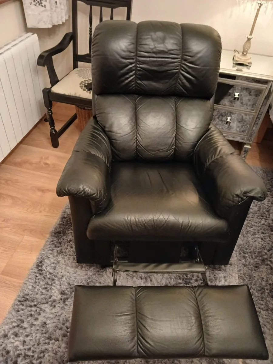 La-Z-Boy Reclining Chair - Image 2