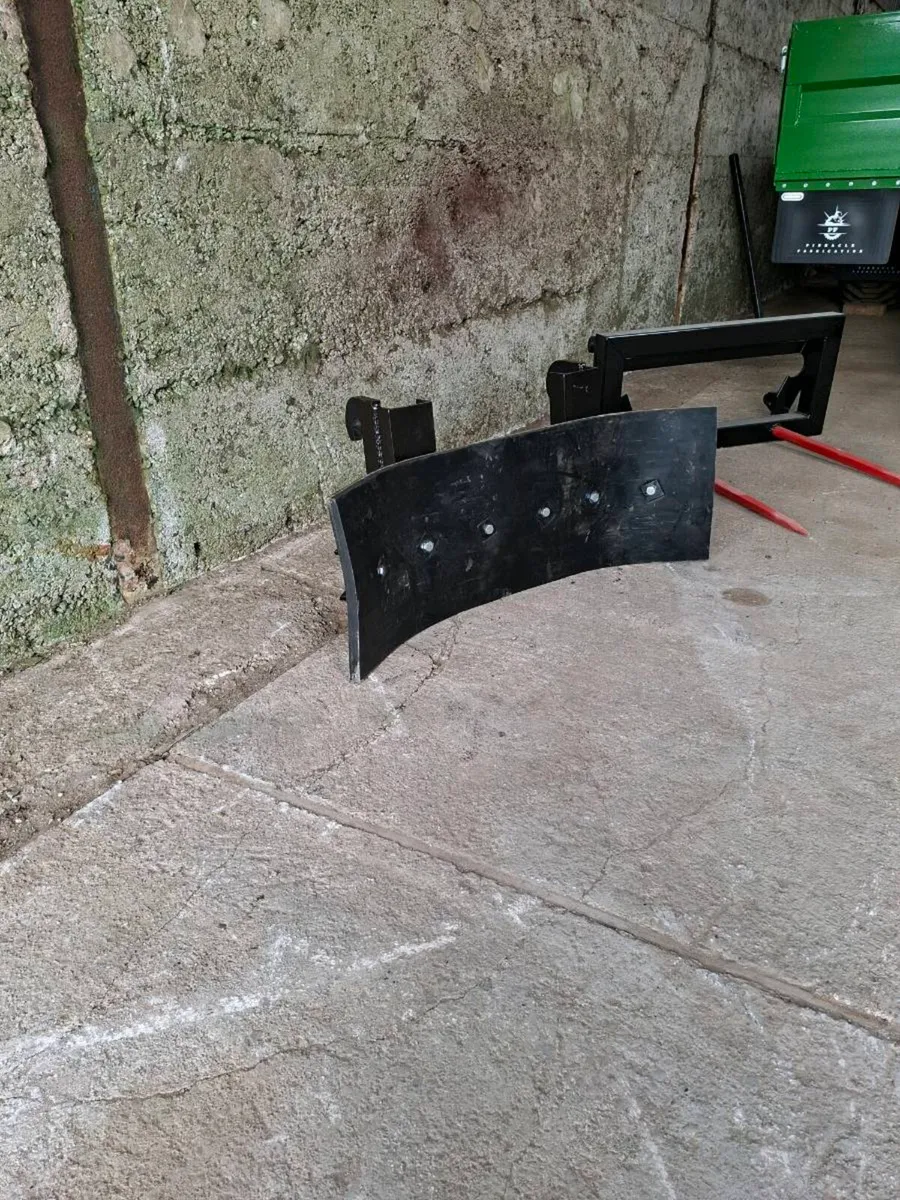 Pinnacle Fabrication Weidemann Yard Scraper - Image 1