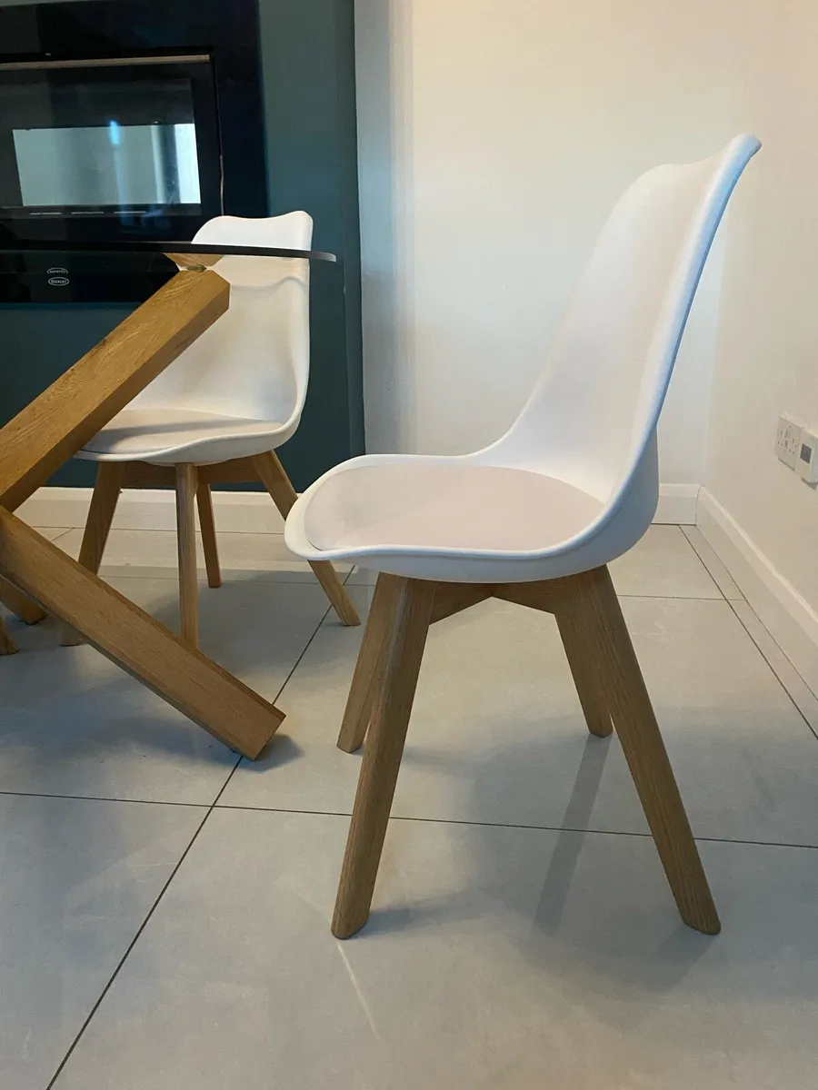 Round glass kitchen table and 4 chairs - Image 4