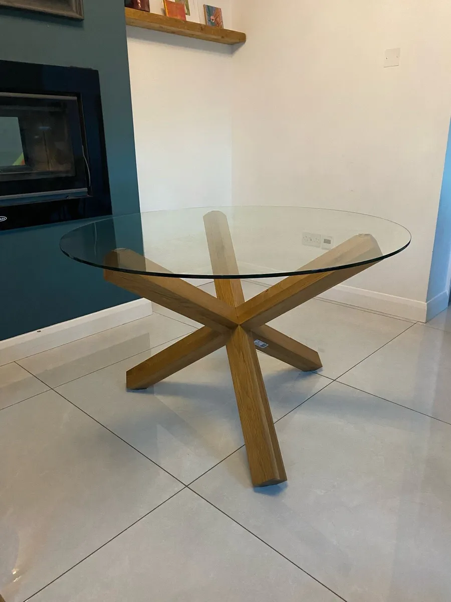 Round glass kitchen table and 4 chairs - Image 3