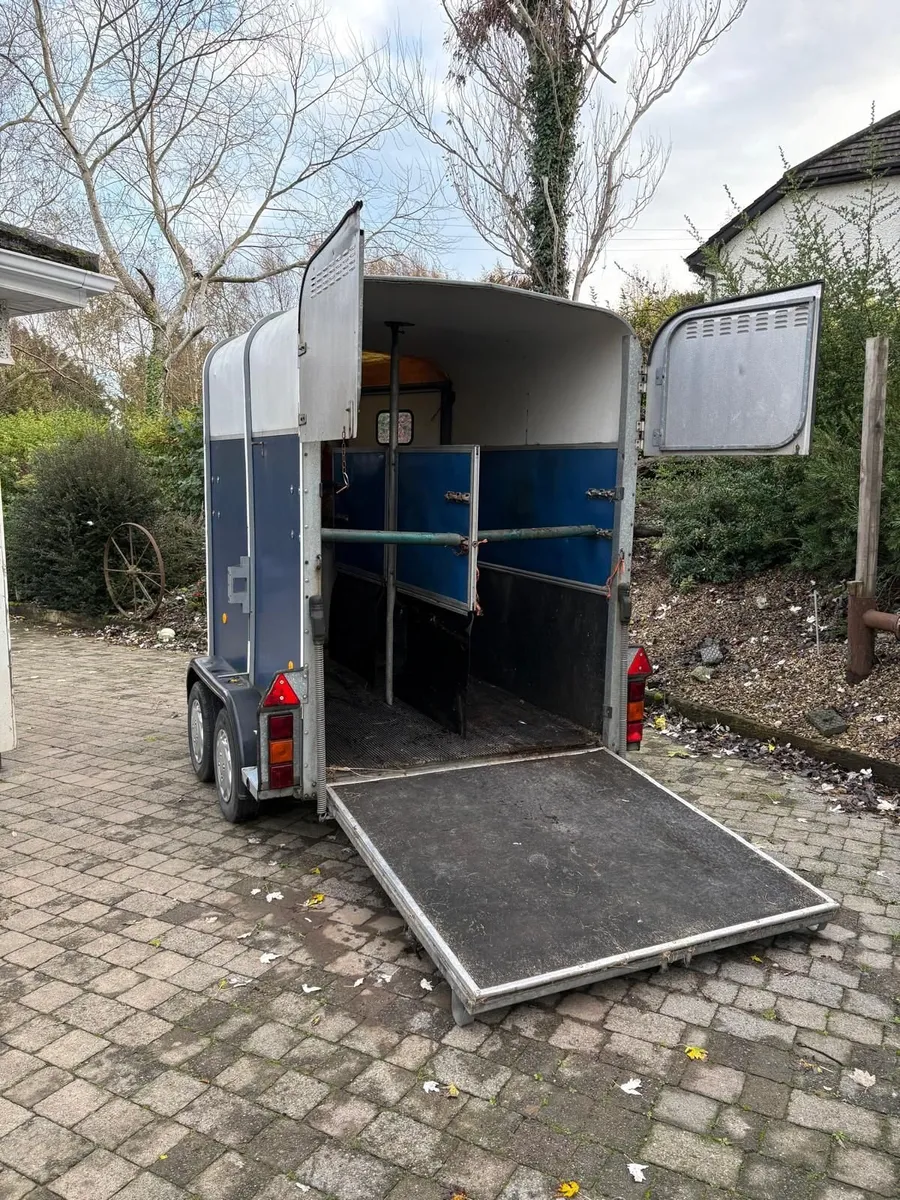 Horse box - Image 1