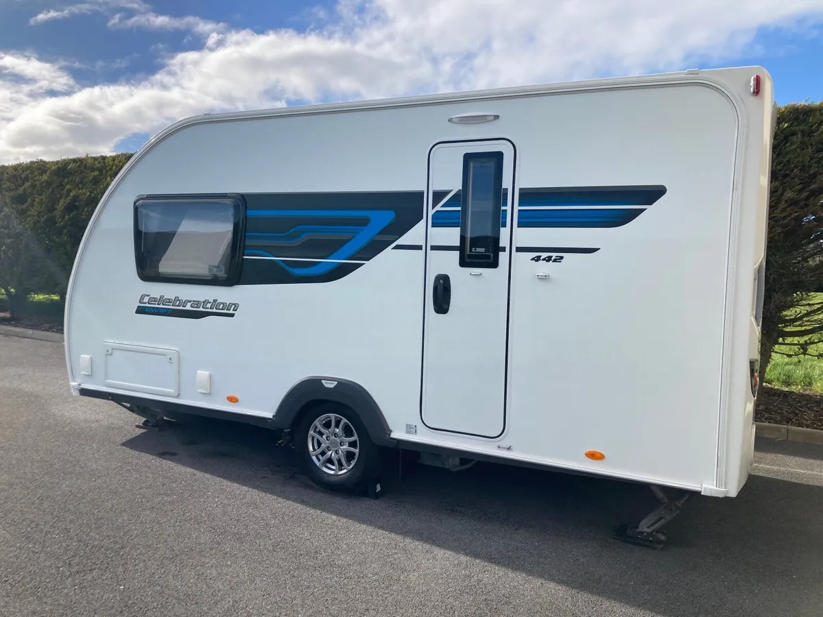 Swift Celebration  442 Caravan 2015 - Image 4