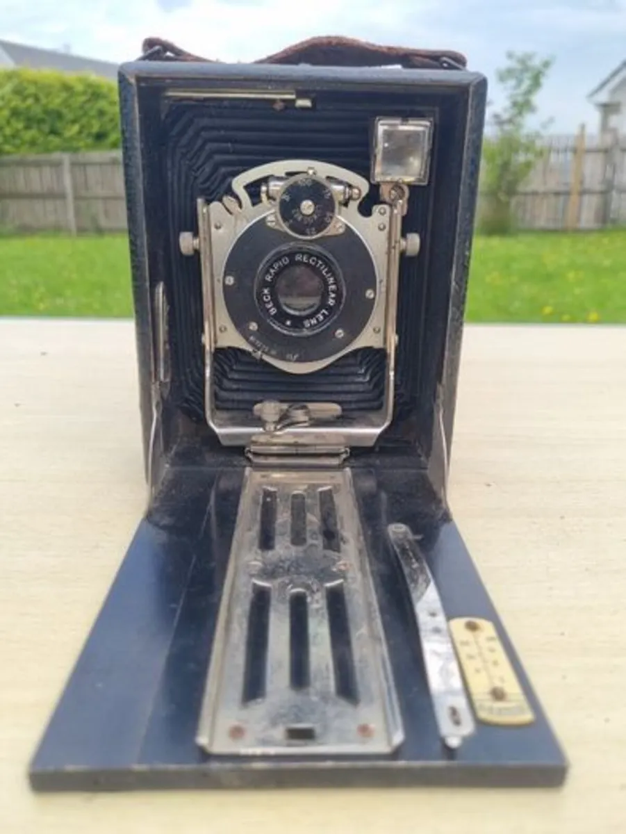 Lukos No. 2 Vintage Folding Camera - Image 1