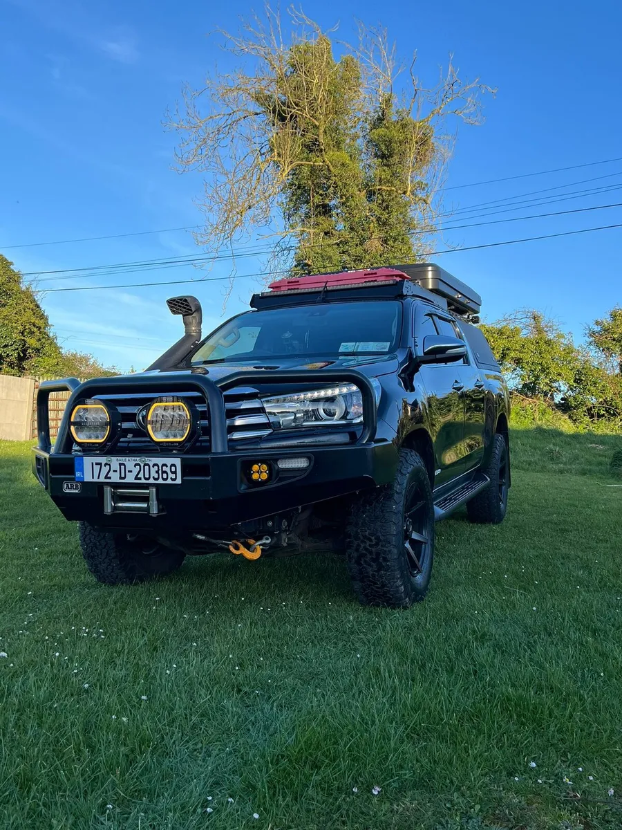 Toyota hilux invincible - Image 1