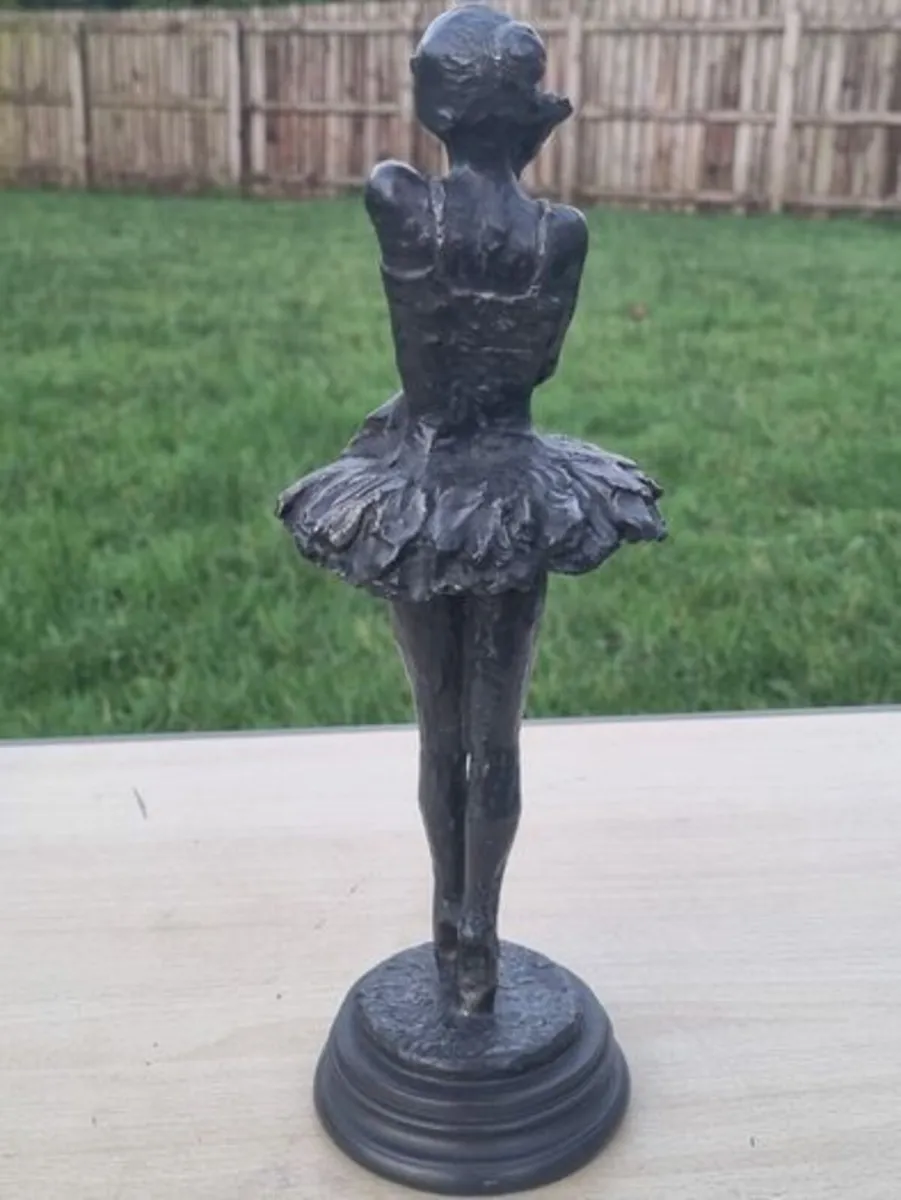Sculpture of a ballerina - Image 4