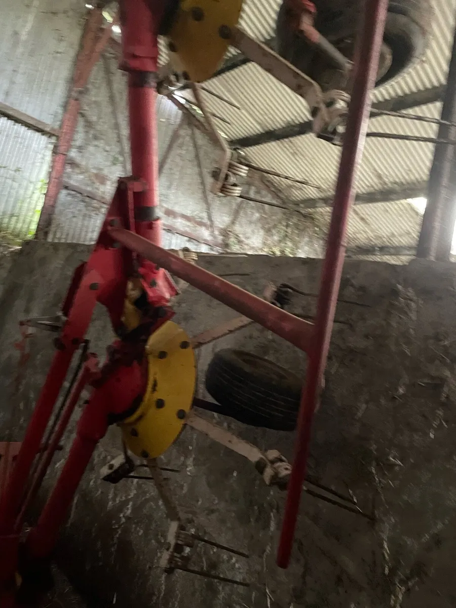 Pottinger 6 rotor rake. 69NZ - Image 2