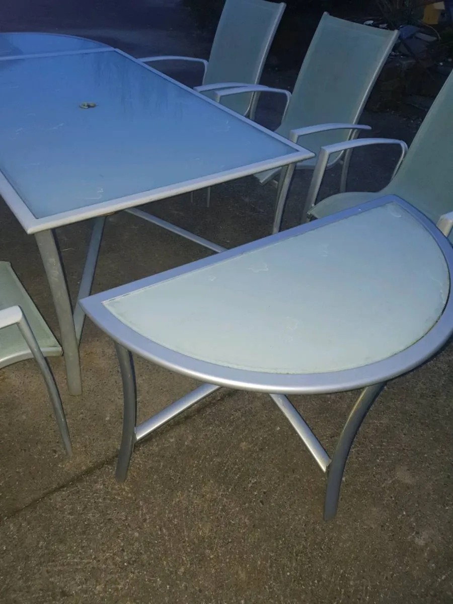 Patio table and chairs - Image 2