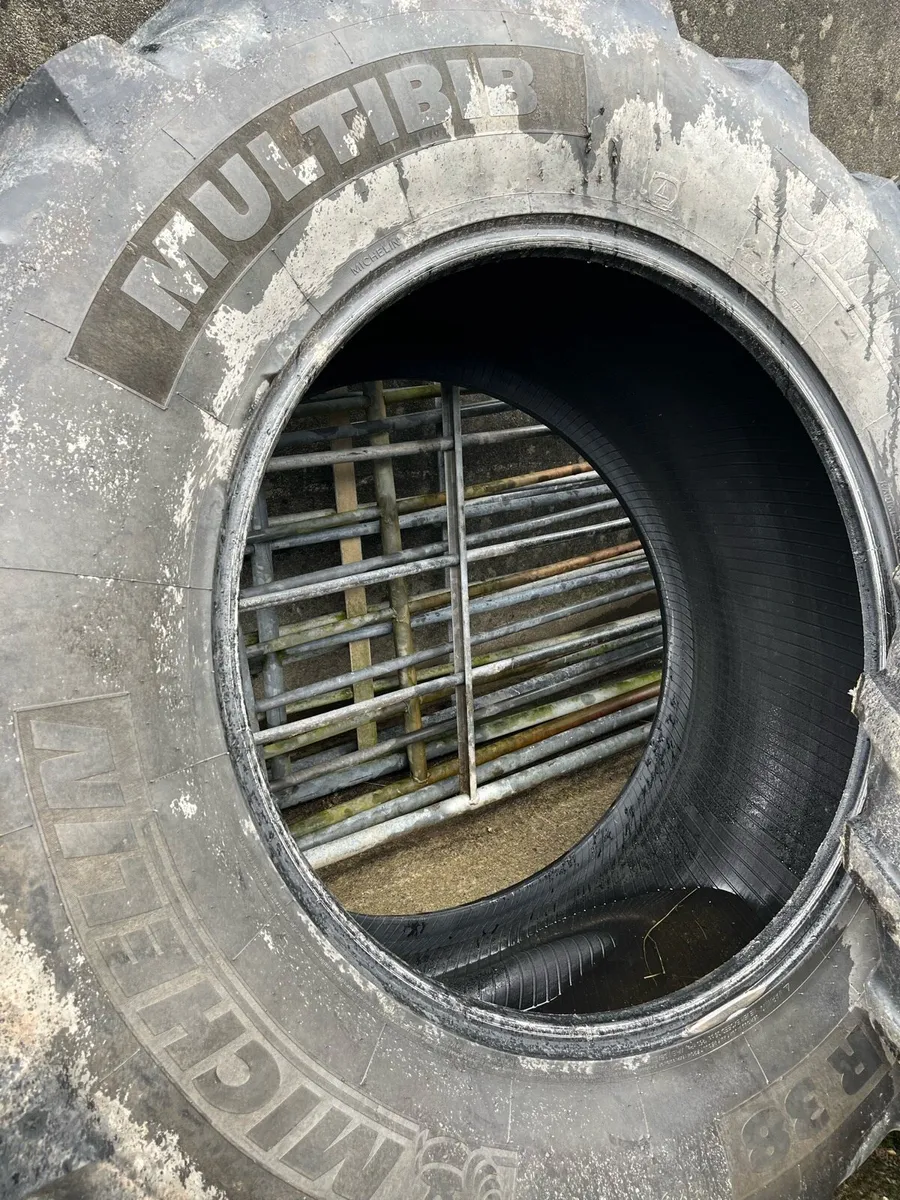 Tractor tyres - Image 1