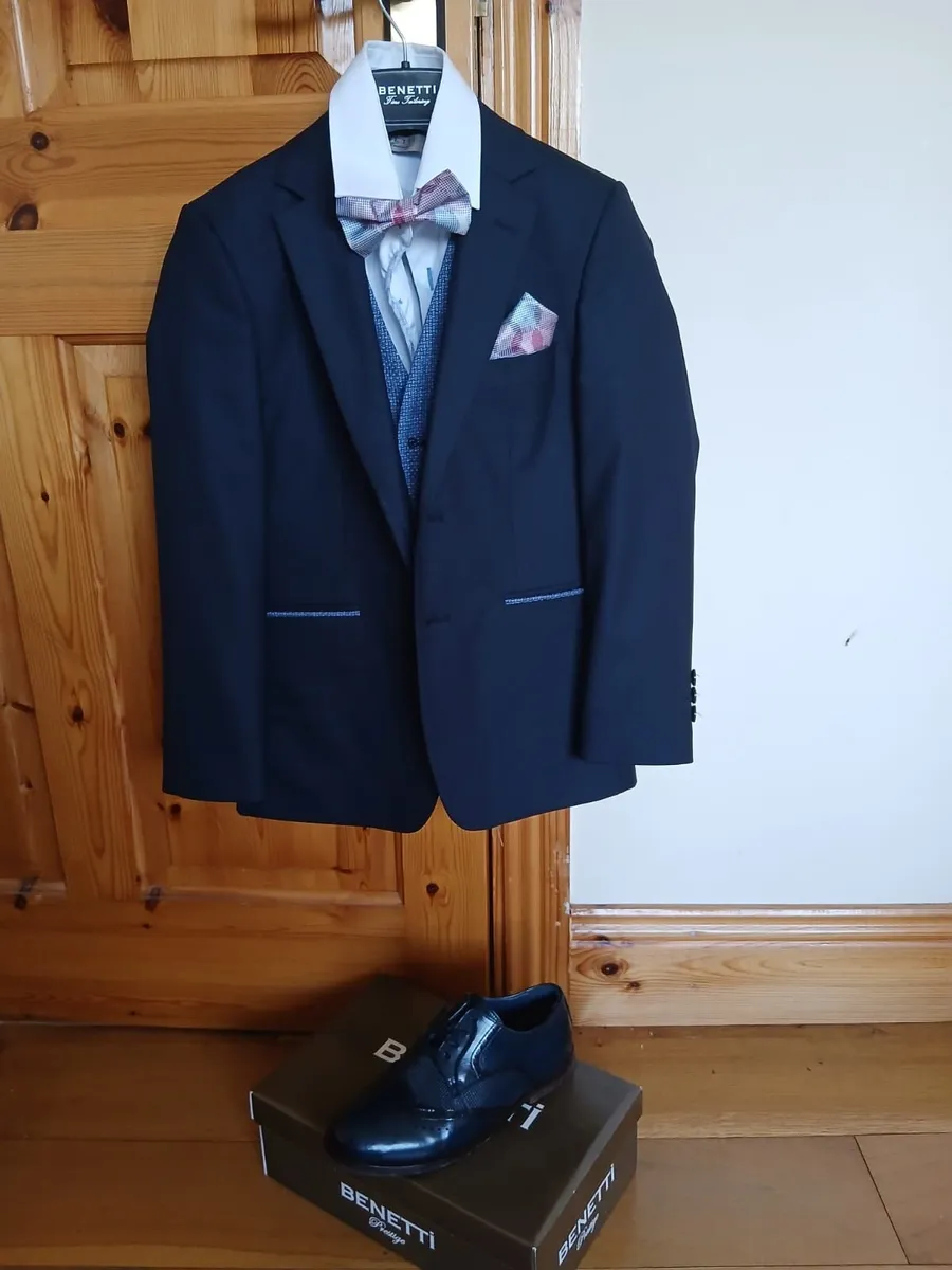 Boys holy Communion suit - Image 2
