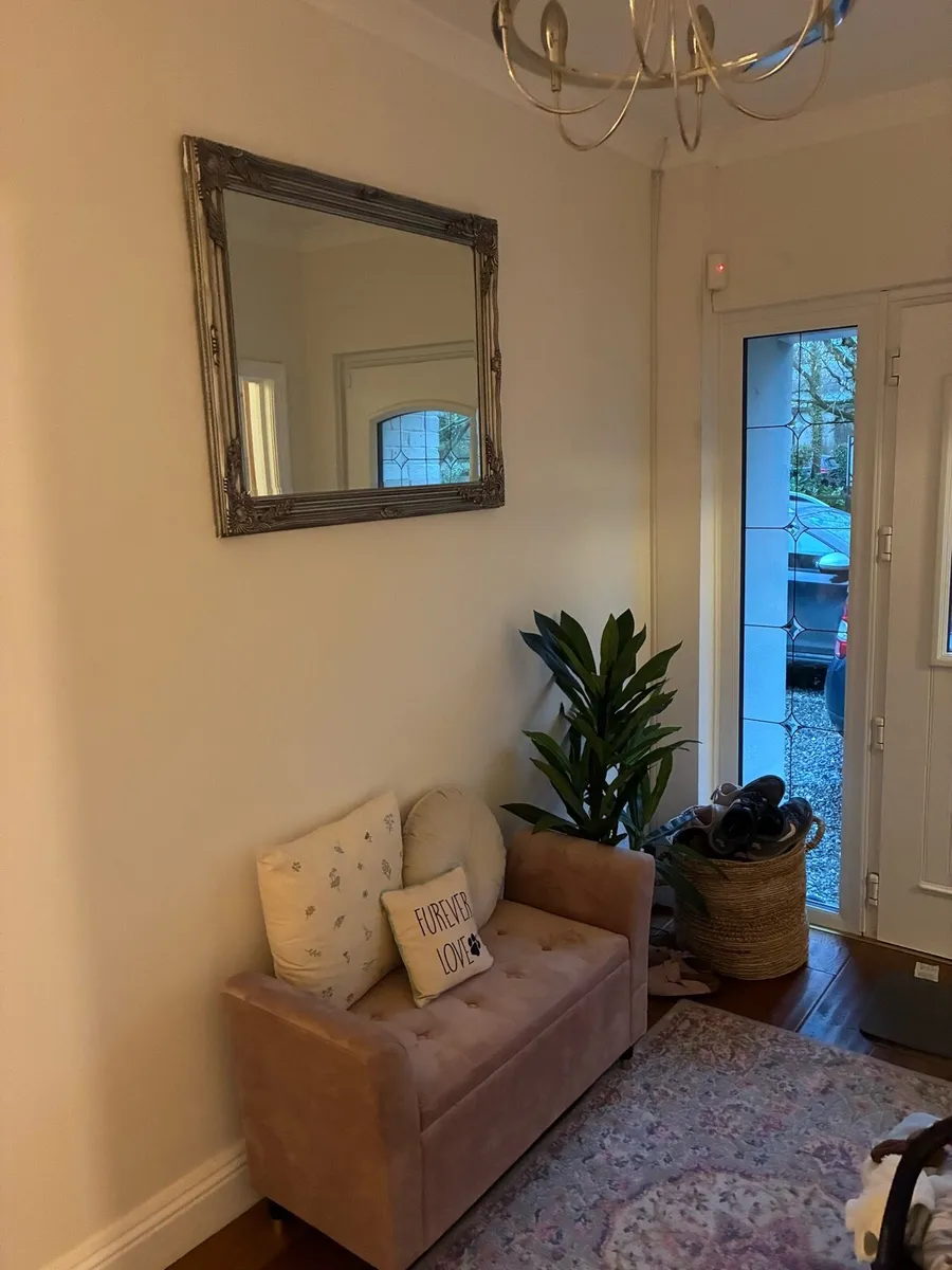 Bedside lockers with lamps x2 perfect condition - Image 4