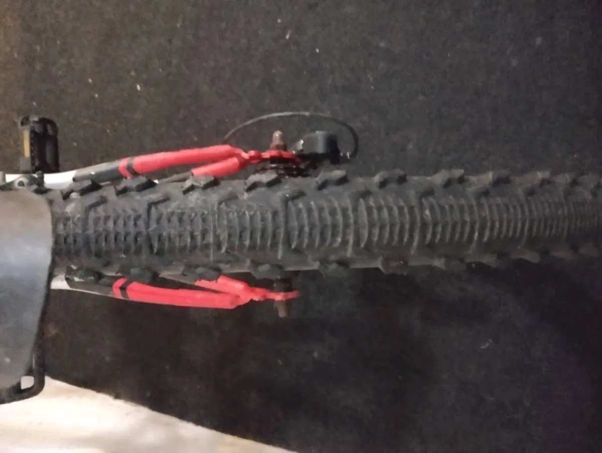 Kids 24inch bike - Image 4