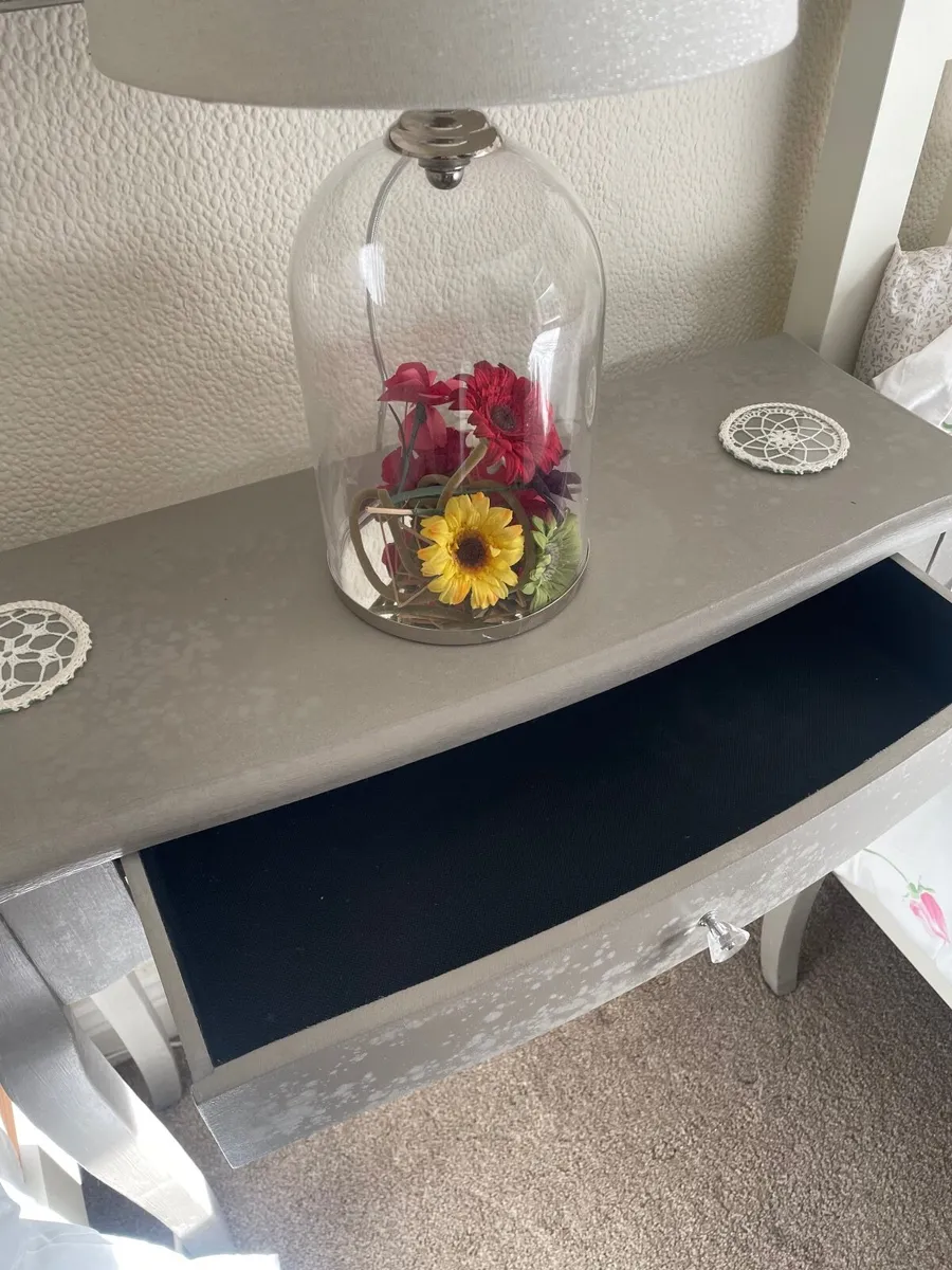 Console / / Dressing Table - Image 2