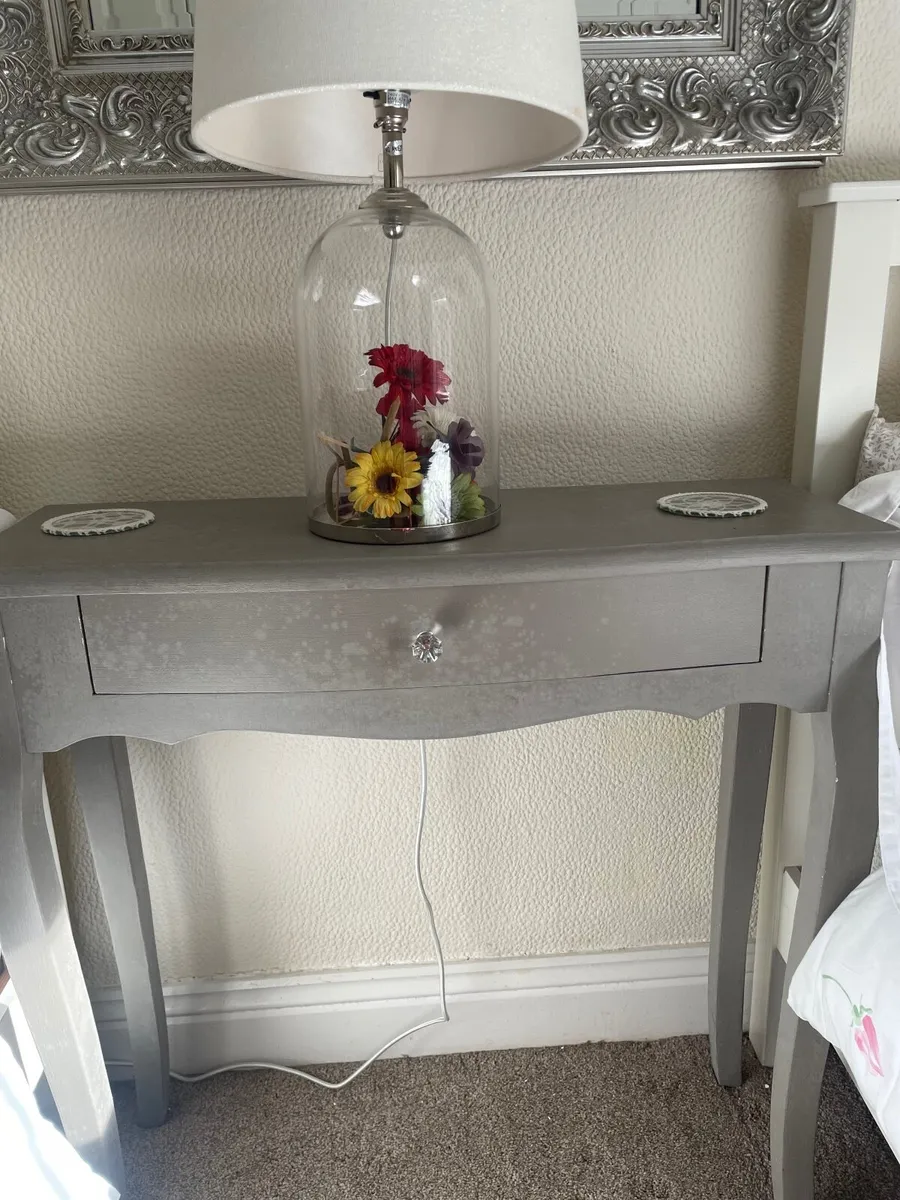 Console / / Dressing Table - Image 1