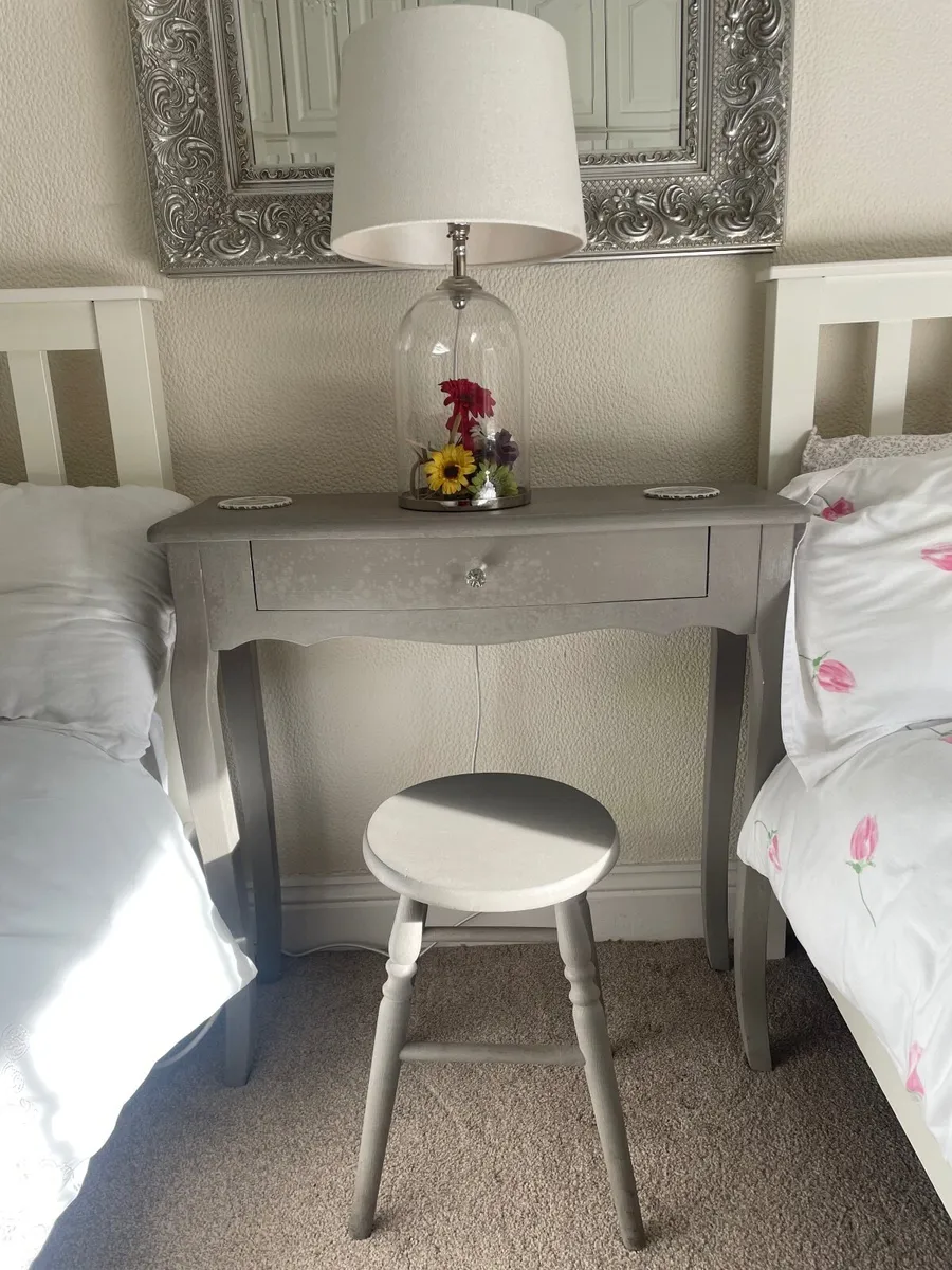 Console / / Dressing Table - Image 3